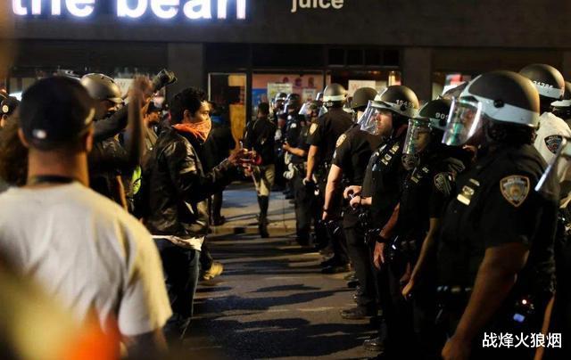 [贾乃亮]一波未平一波又起，抗议还未平息之际，纽约深夜又爆发3起枪战