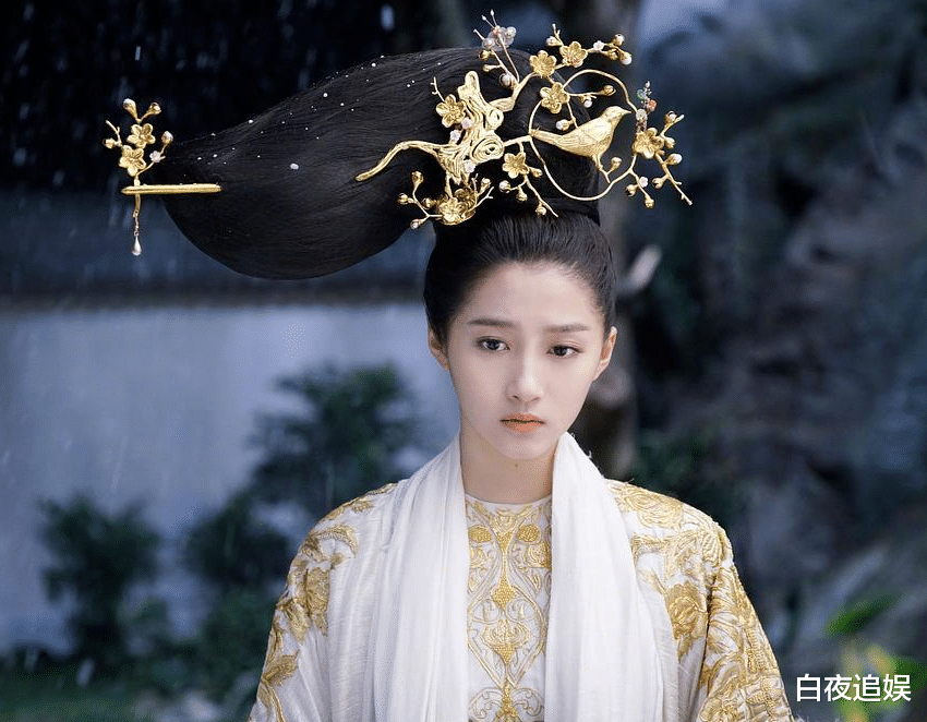 王艳|以前的古装造型有多美?王艳头戴假树叶,都能美出新高度