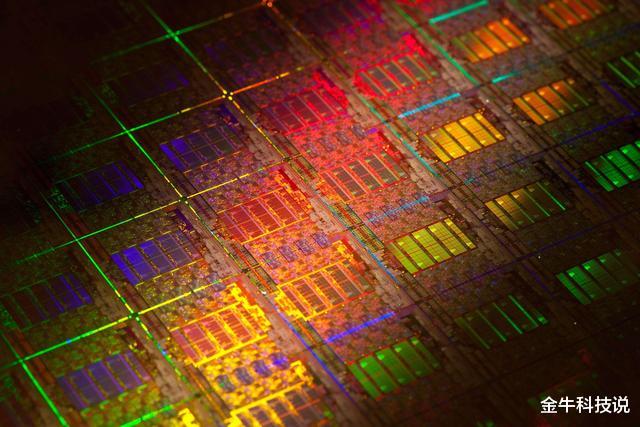 光刻机@中国为何造不出高端光刻机？专家：难题摆在眼前，比原子弹还难造