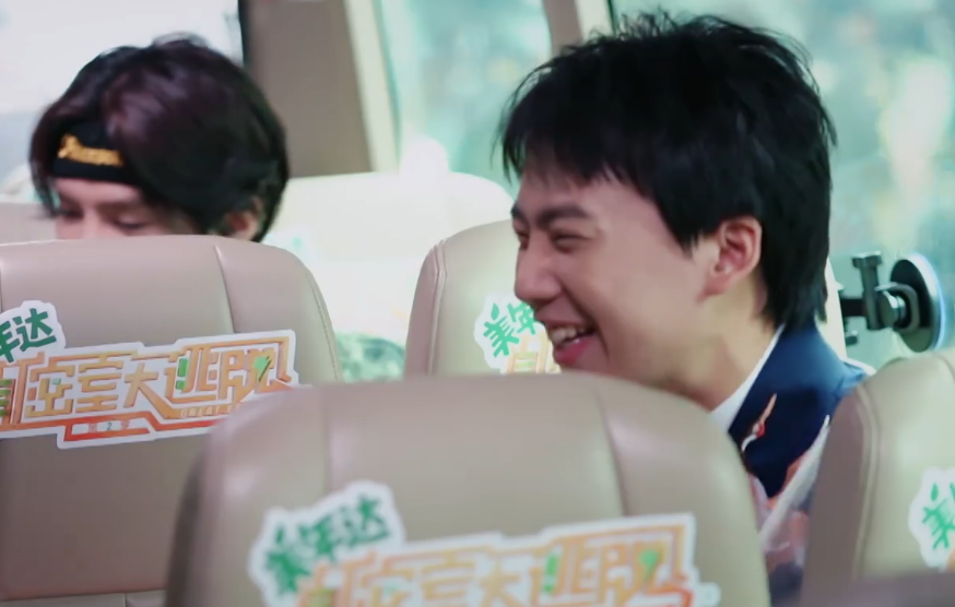 郭麒麟|邓伦两次欺负郭麒麟，都被人家怼了回去，网友：不愧是说相声的！