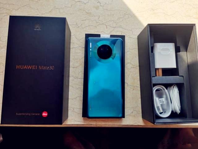 华为mate30|给Mate40让路，这款华为老旗舰迎来价格新低，麒麟990+40W快充