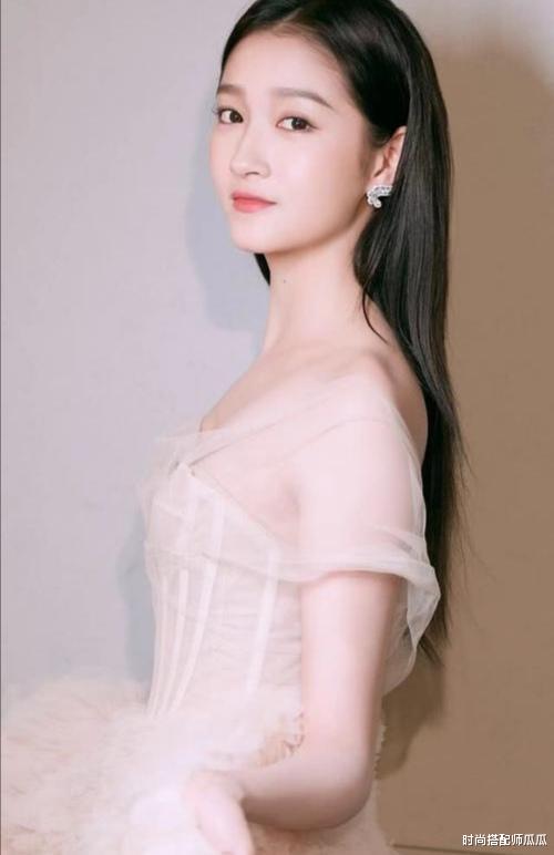 短发|关晓彤终于换发型了,将长发剪掉变“初恋短发”,简直美炸了!