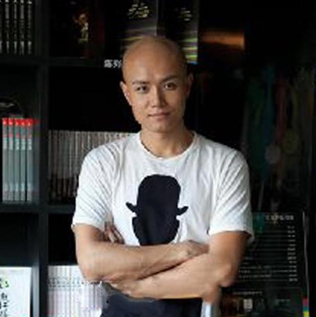 |乐嘉晒出自己住的房子，生活仿佛毫无追求，家里连家具也不多见