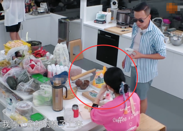 赵丽颖|赵丽颖吃坏桃后腹泻，谁注意字幕4字提醒？才知真人秀有多真实