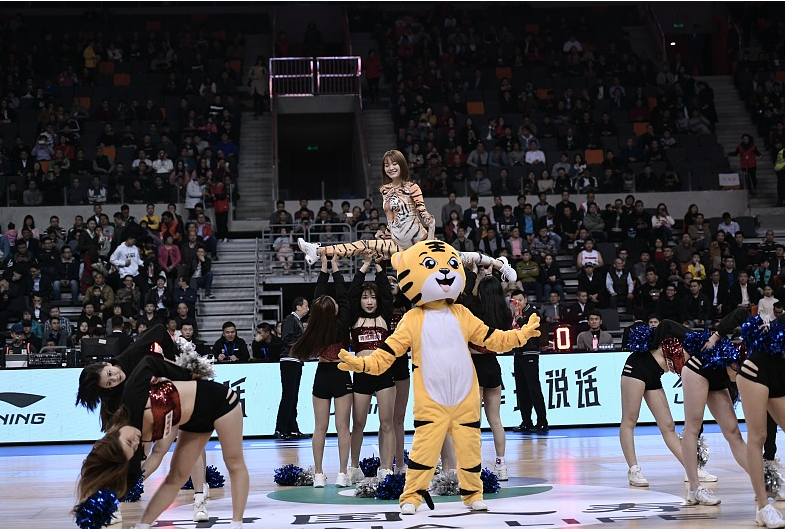 #徐杰#他是最不被看好的现役球员,却能在广东宏远男篮站住脚,原因为何