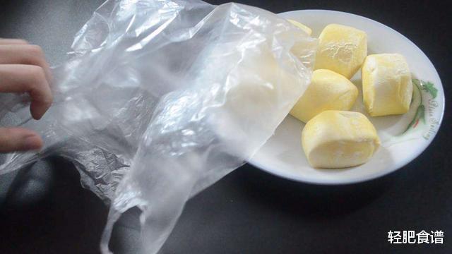 聚丙烯|吃早点时，老板在碗上套个“塑料袋”，热汤直接装，不怕有毒吗？