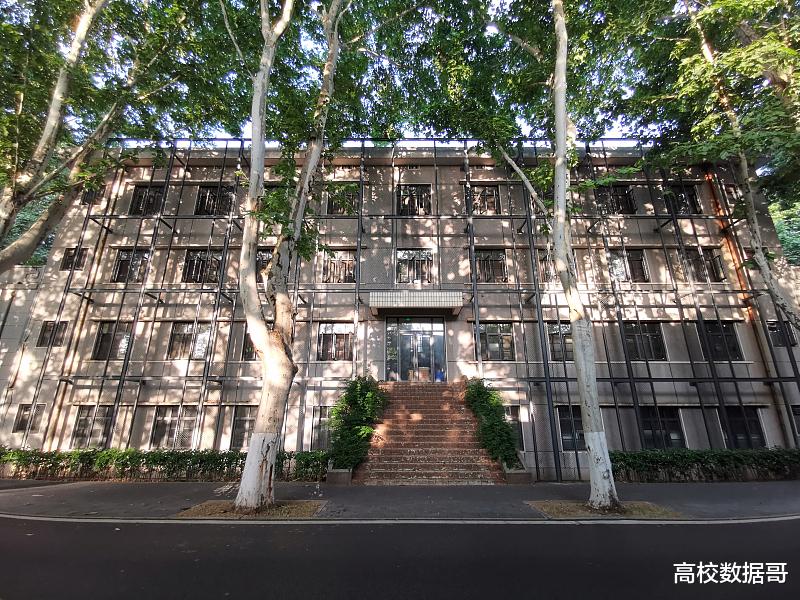 华中科技大学|华中科技大学郑强教授为学生请命，校方：通报批评，取消评优