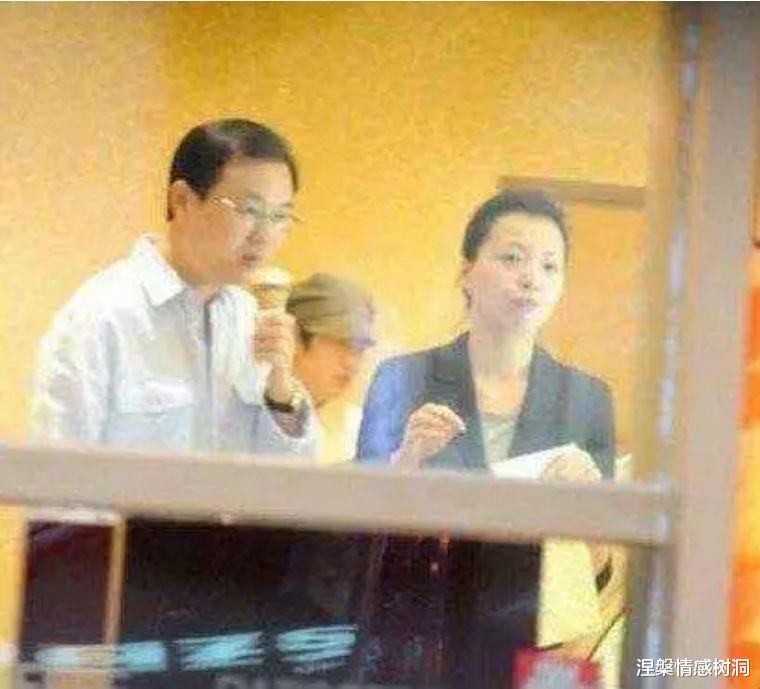 董卿▲令董卿甘愿当后妈,主动讨婆婆欢心,这个男人的来头可不小