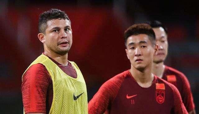 归化球员：国足归化再提速！三大强援或下半年入选国家队，亚洲最强阵已浮现