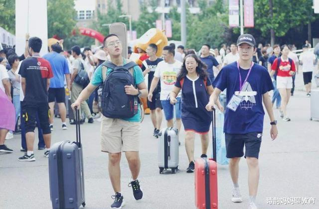 大学|高考被不满意的学校录取，开学不去报到，会造成什么后果吗？