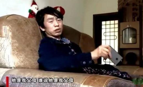 演唱会|认为自己很火，走红后忘记农村父母，演唱会就7个观众但有14个保镖