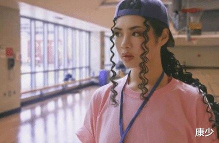 许可馨@许可馨改名回国,教育部公开点名,并写进教科书警醒后人