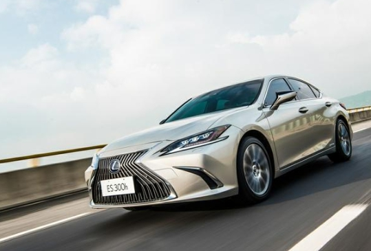 『雷克萨斯ES』为什么雷车es是凯美瑞的底盘和动力,卖的能比宝马五系还贵?