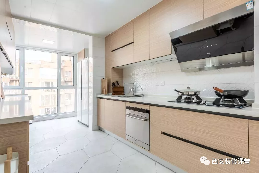 |140㎡开门见厅，新作门厅和衣帽间，打造简约原木风