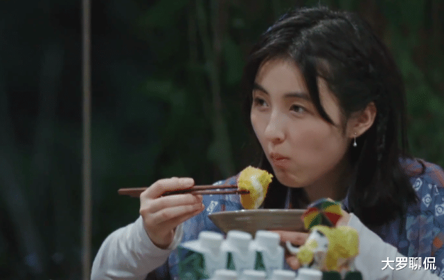 黄磊■黄磊的炸鲜奶一直被夸好吃，可谁注意盘子里剩余？一个个都能当影帝