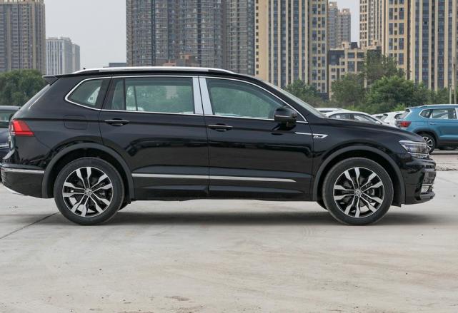 大众途观|途观l跌至14.42万，带全景天窗，你会选荣放，还是买途观l？