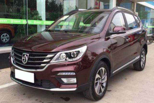 [宝骏560]宝骏560自动挡7座车型到店, 奥迪内饰, 高级的不像七八万的车！