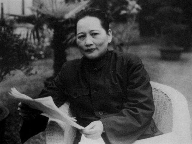 [宋庆龄]宋庆龄有个保姆，伺候她50仍未结婚，临终遗言：将我葬在保姆旁边