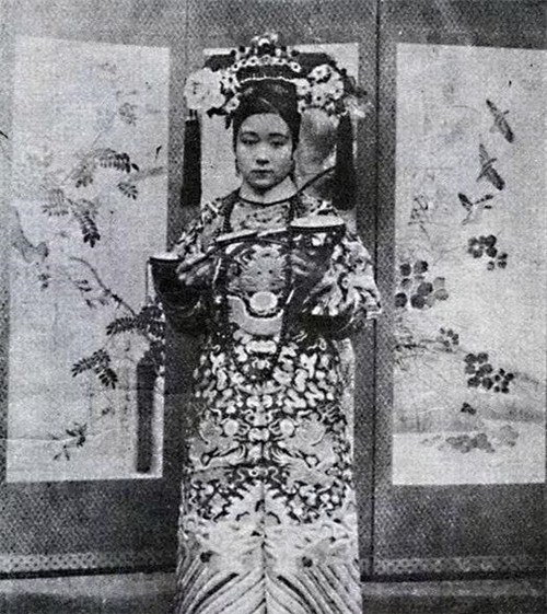 高仙芝|慈禧最宠女官真容曝光：长得确实漂亮，百年前的黑白照都难掩丽质