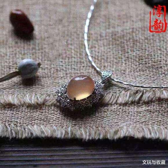 『小叶紫檀』有种文玩叫“青鱼石”，虽是鱼骨但打磨出来却比玉石还温润漂亮