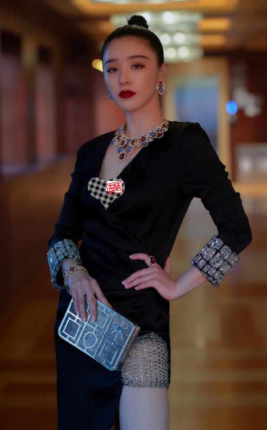 阚清子|阚清子“活动生图”流出,当镜头扫到她腿上的一刻,瞬间脱粉