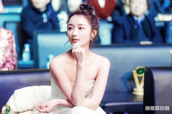 小娘惹|小娘惹中的女演员换上现代装：肖燕惊艳，顾靖清纯，房程程认不出