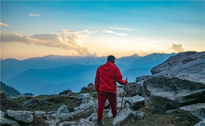「巨蟹座」五月下旬，守住本心，3星座对昔日的恋人初心不变，难舍难分