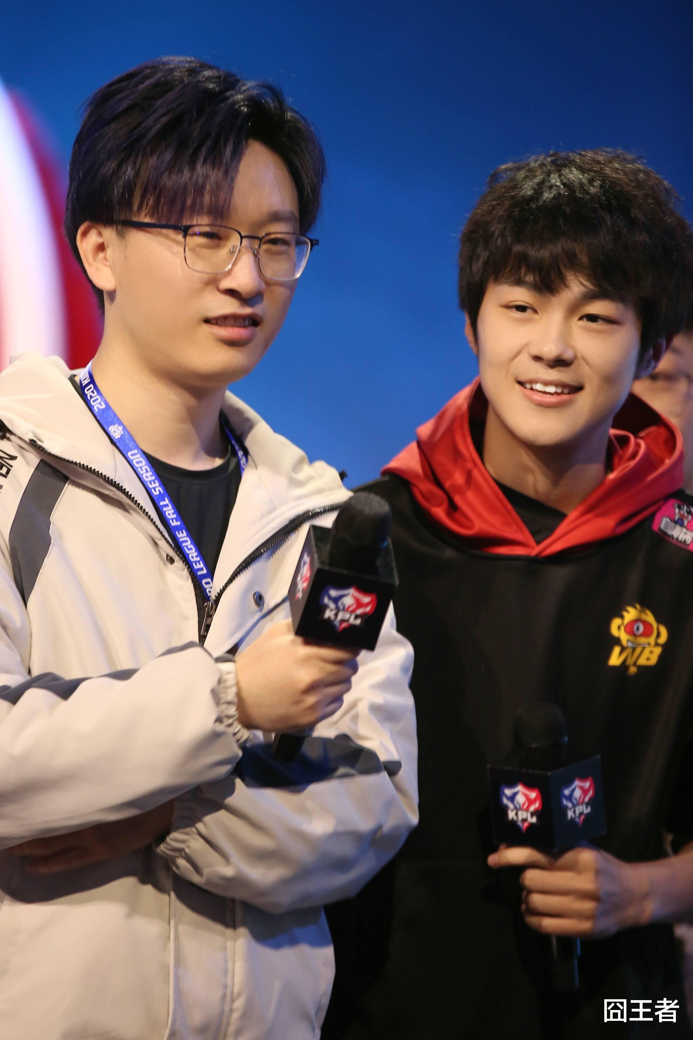 ts电竞|AG超玩会轻松击败TS剑指冠军，胖胖BP持续拉垮，遭月光碾压