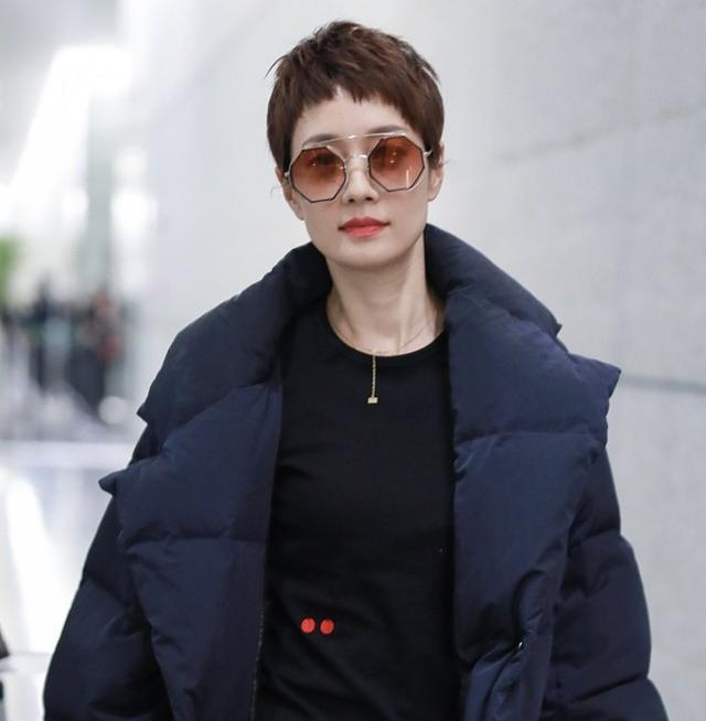 短发|女人变老从短发开始？看几位短发女星的发型，都比同龄人显年轻