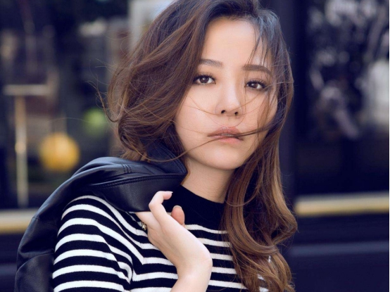 张靓颖|张靓颖中国新说唱公演舞台忘词，歌词信息量大，内容也是自我剖析