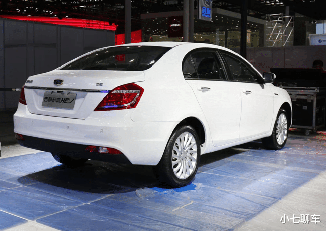 「吉利帝豪」吉利的“销量担当”，比长安逸动更时尚，年销突破18万，油耗5.8L