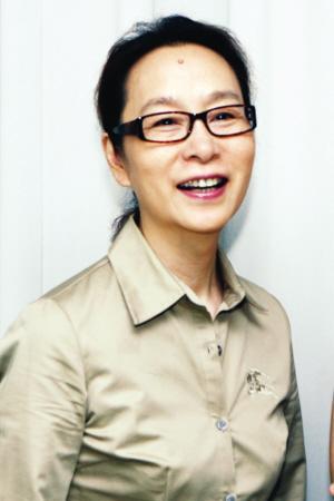 奚美娟|1994年奚美娟产子惨遭周野芒抛弃，20年后同台飙戏，网友：心真大