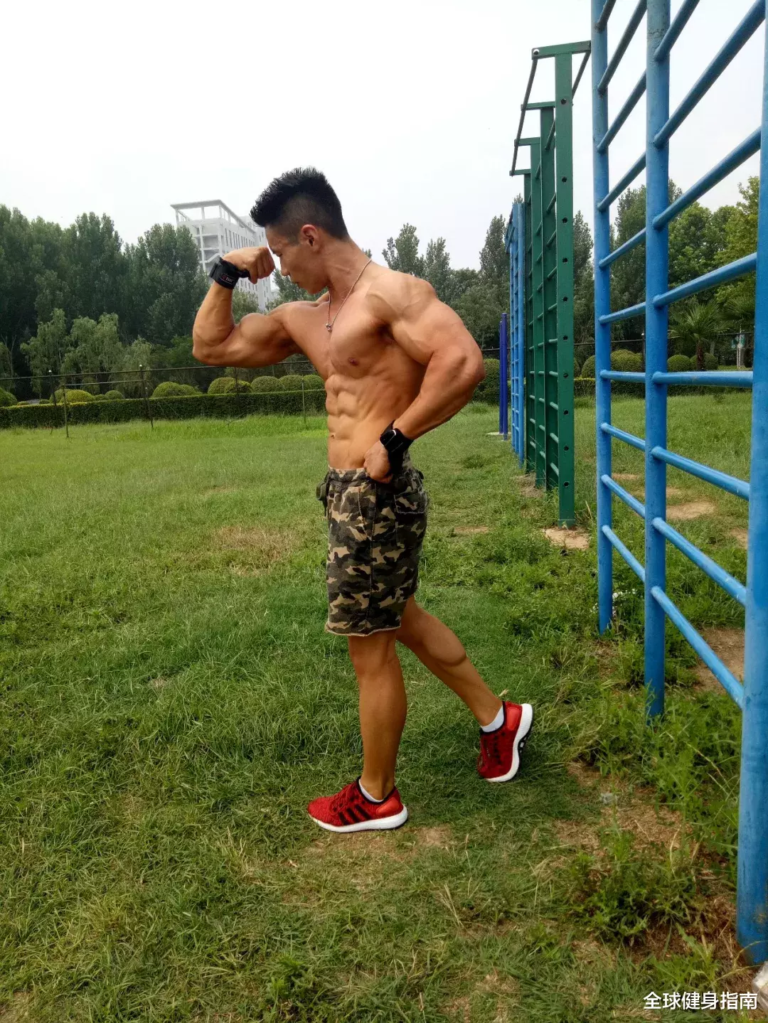 健身|20万网友舔屏的肌肉男神：这身材真的太野了！