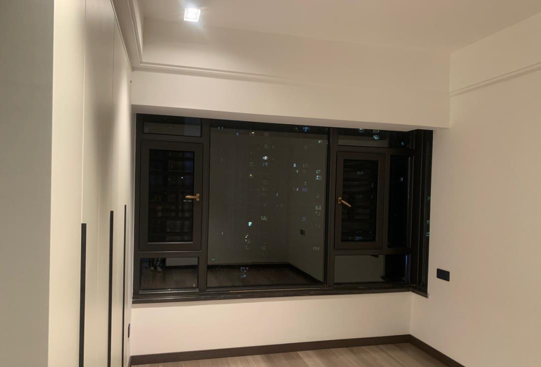 |辛苦九个月硬装完工,保洁做完效果还不错,无主灯简约又大气!