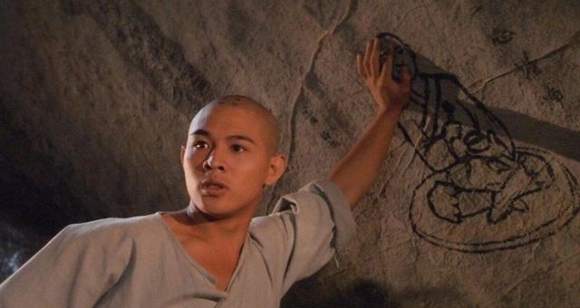 李连杰|李连杰给军委主席写了一封信，首长给他回信，写了三句话