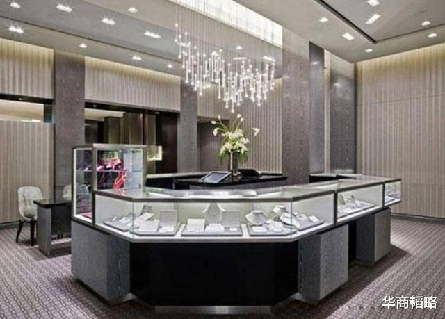 华商韬略|没内地游客，香港零售连遭重创，周大福们也卖不动了，谢瑞麟最惨