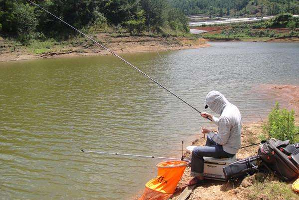 |自然水域钓鱼，6大技巧助你提高野钓上钩率