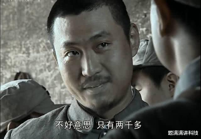 『电视剧』亮剑：旧版VS新版，同是张大彪，一个摔帽真硬汉，一个长发飘飘古惑仔！