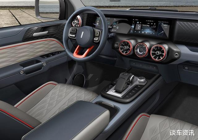 wey|国内又一款硬派越野，配2.0T引擎+爱信8AT+三把锁，造型很抢眼