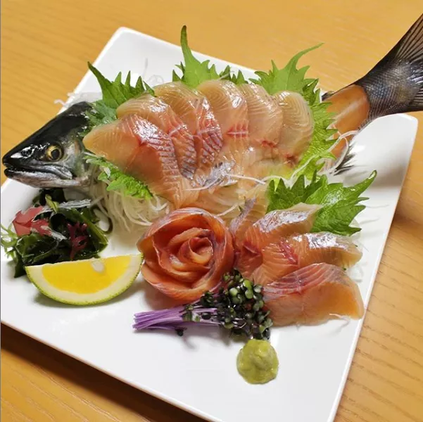 sayaka■“北海道李子柒”火了！住森林小木屋，在零下三十度的北国钓鱼烤肉喝酒