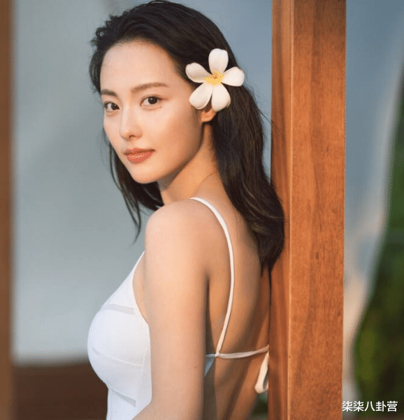 #张嘉倪#两年生2个儿子，却还叫婆婆“阿姨”，嫁入豪门的她幸福全靠演！