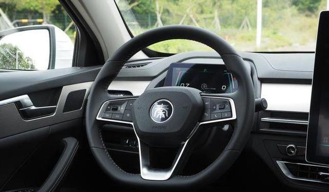 动力@比亚迪秦Pro为什么被称作神车？是空间宽敞？或是品质效应？