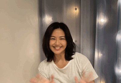 孙燕姿■孙燕姿办线上演唱会庆祝出道20周年,歌声依然动听并大秀绘画功底