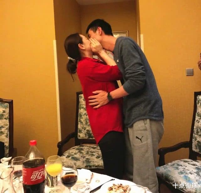 方颖超▲两大排球国手二婚重组家庭，男方有一女儿，时隔一年现状如何了？
