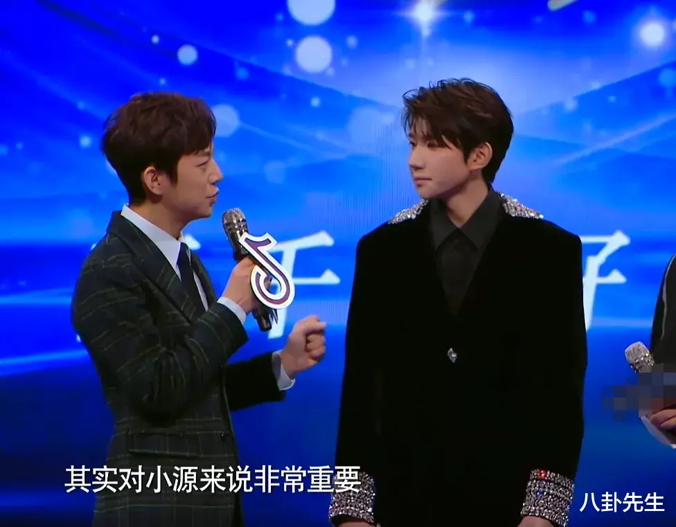 戚薇|星动夜超高清镜头暴露明星真容：宋茜圆润，戚薇脸僵，张萌妆感重