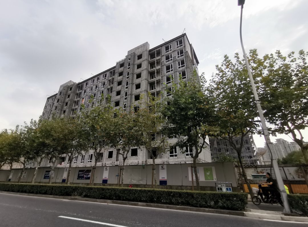 春节前的碧云尊邸静悄悄，来下载81页的ppt产品手册吧