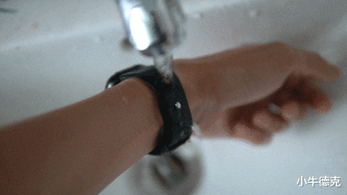 苹果|撞脸苹果，99元的智能手表能给你快乐么？