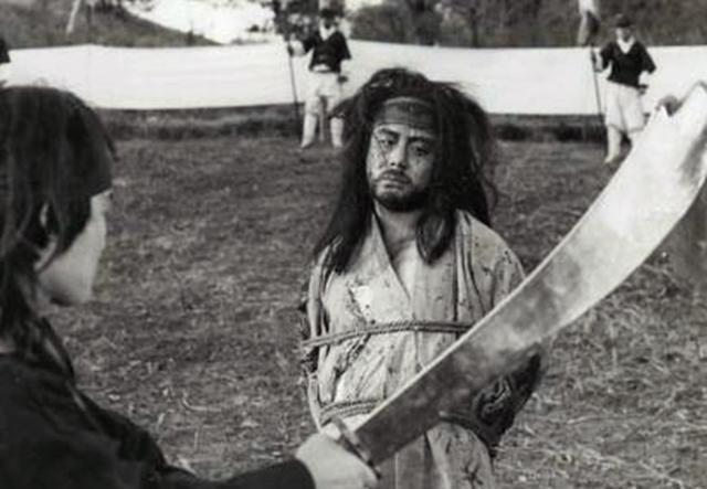 『刽子手』他是最后一个受凌迟刑之人，受刑中的硬气打动刽子手，后凌迟废除