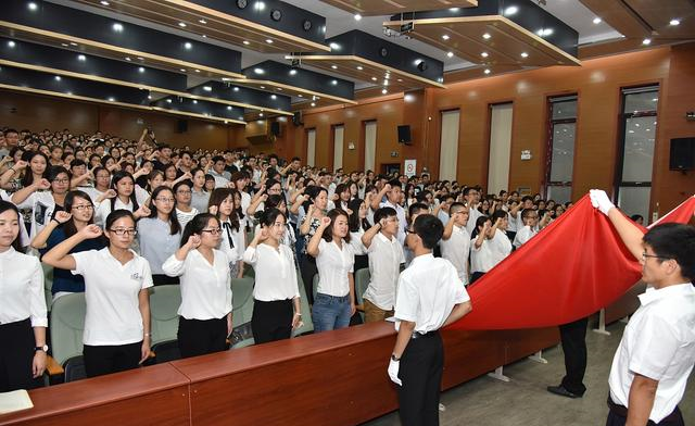教师|今年教师的3大好消息相继启动！但又有1个坏消息让老师不安了