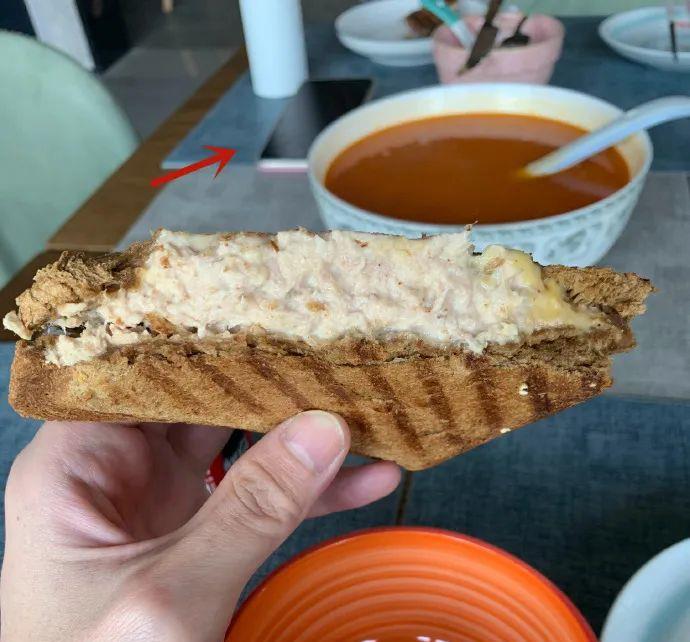 「张若昀」张若昀唐艺昕疑似“婚变”?恩爱夫妻人设终于演不下去了?